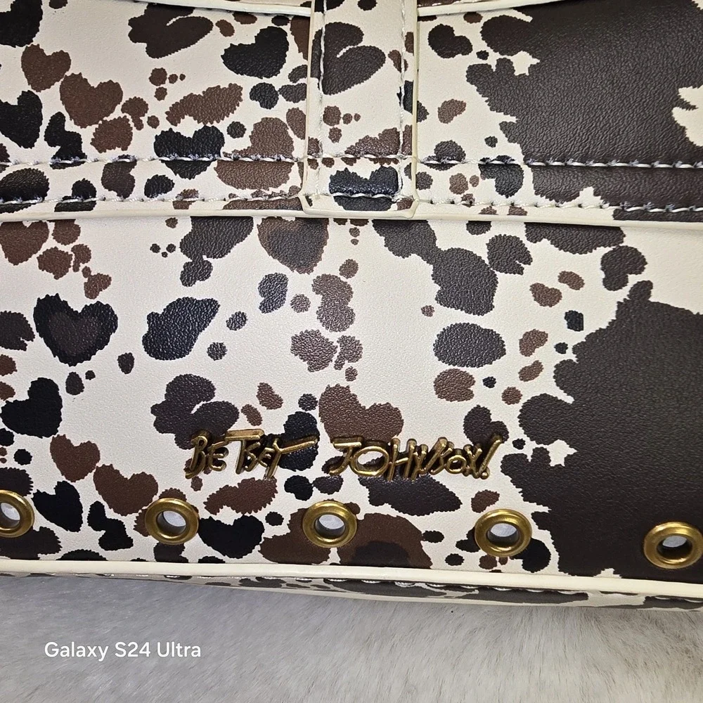 Betsey Johnson Y2K Brown Multi Cow‎ Heart Print Shoulder Bag Purse NWT - Picture 2 of 8